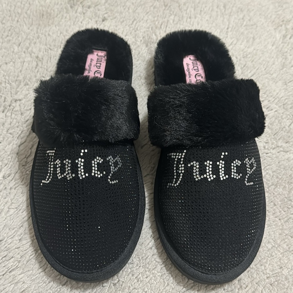 Juicy Couture Slippers